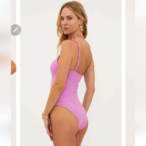 Beach Riot one piece swimsuit - Picture 4 of 9